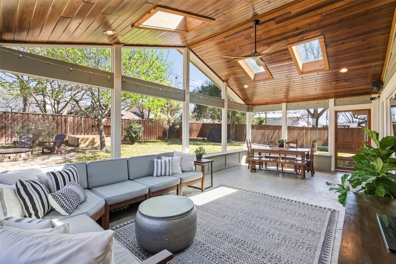 Virtual tour of 7211 Geneva DR