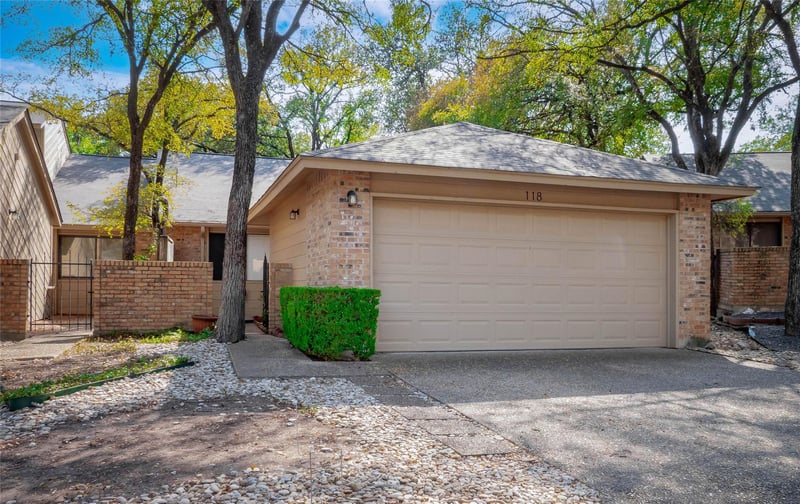 Virtual tour of 7211 Lakewood Dr Unit #E118
