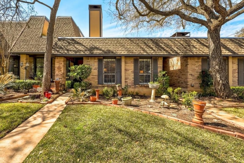 Virtual tour of 7218 Chimney Cors