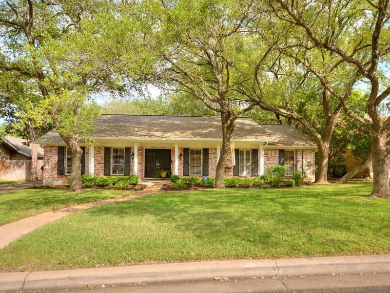 Virtual tour of 7219 Chimney Cors