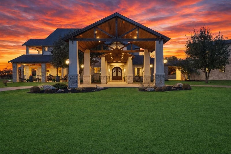 Virtual tour of 7220 Creek Rd