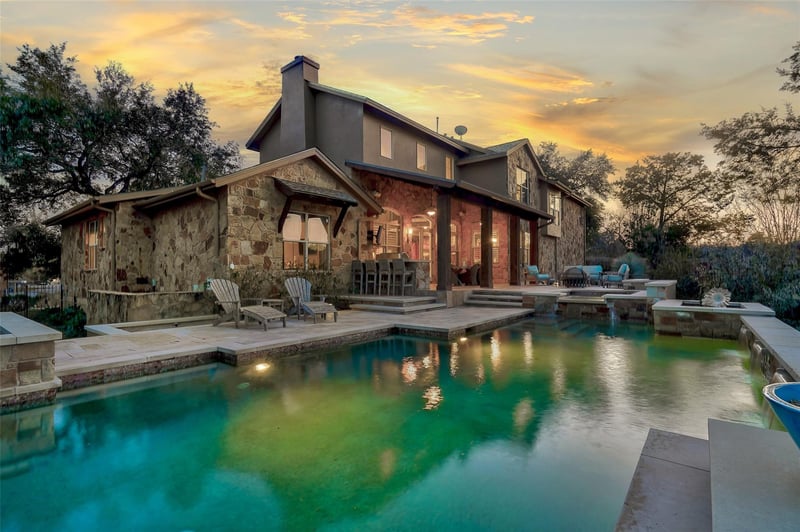 Virtual tour of 7224 Oak Shores DR