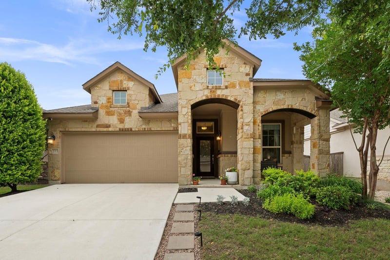 Virtual tour of 725 Blue Agave LN