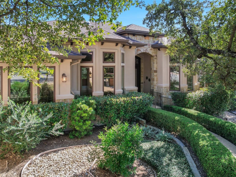 Virtual tour of 7301 Aemilian WAY