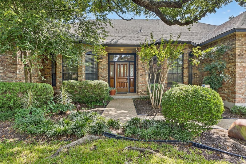 Virtual tour of 7303 Bluntleaf Cv