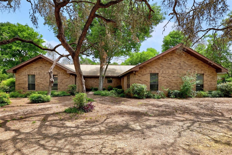Virtual tour of 7305 Albert Rd