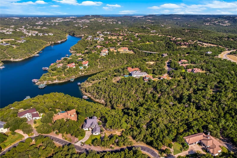 Virtual tour of 7306 Admirals Park DR