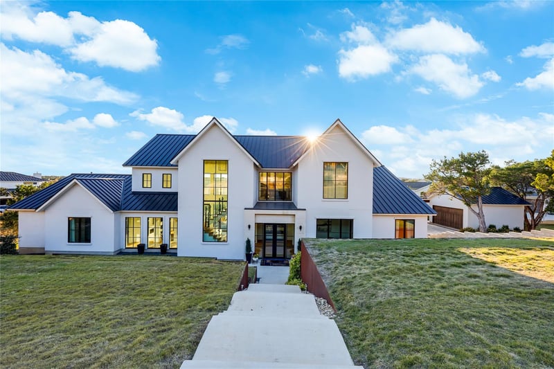Virtual tour of 7308 Getaway Dr