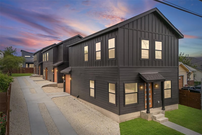 Virtual tour of 7310 Carver Ave Unit #1