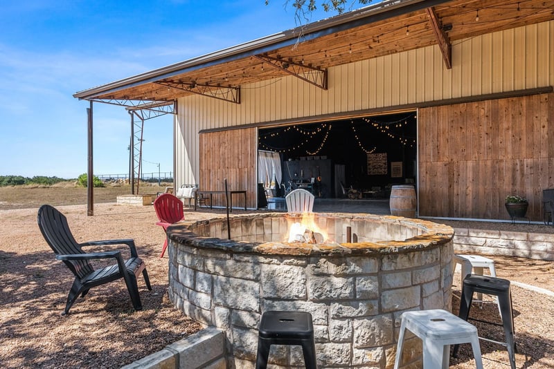 Virtual tour of 7394 Creek Rd