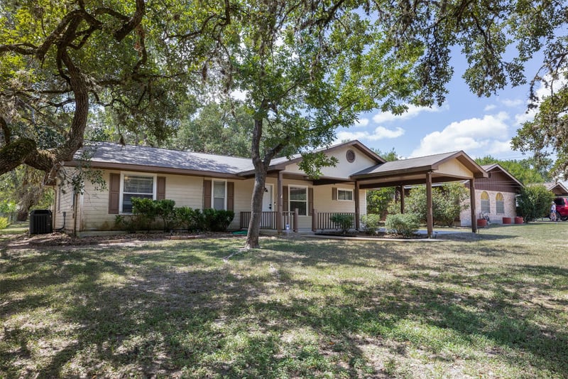 Virtual tour of 740 E Roitsch LN