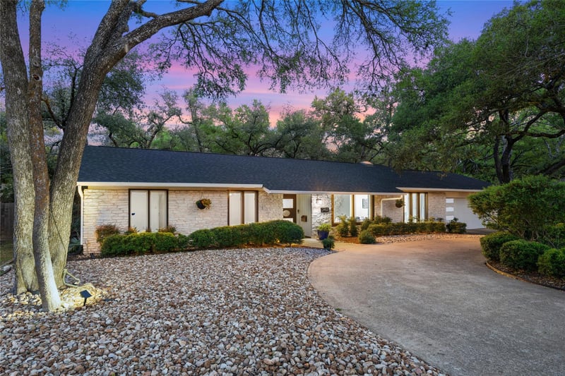 Virtual tour of 7401 Mesa DR