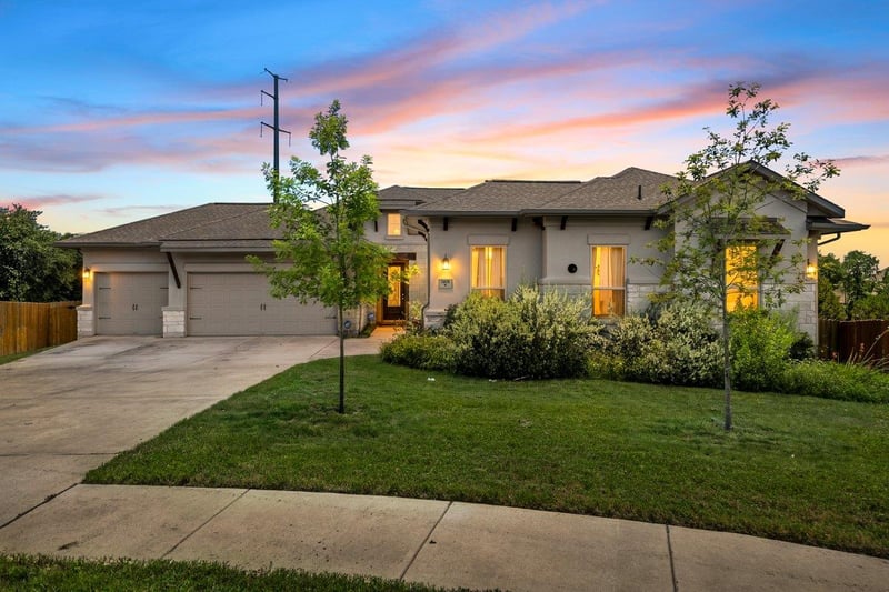 Virtual tour of 7401 Turnback Ledge Trl