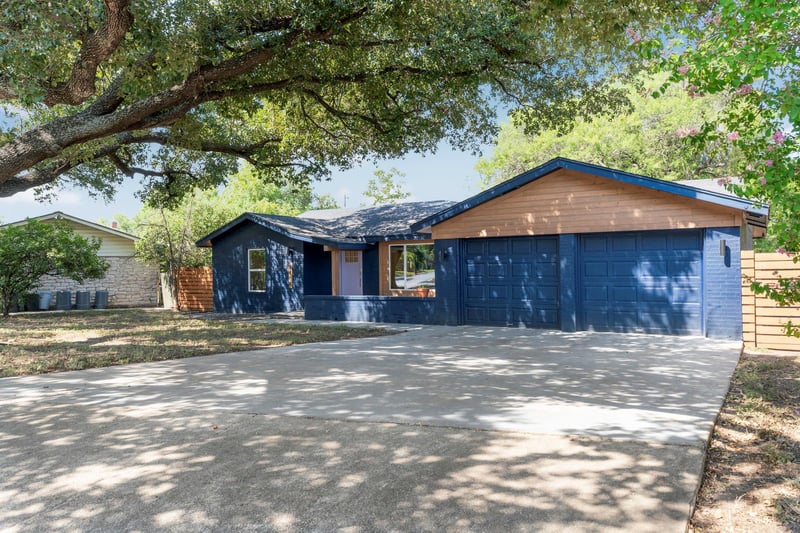 Virtual tour of 7404 Charlton Dr