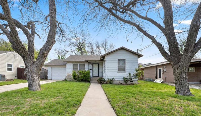 Virtual tour of 7409 Grover Ave