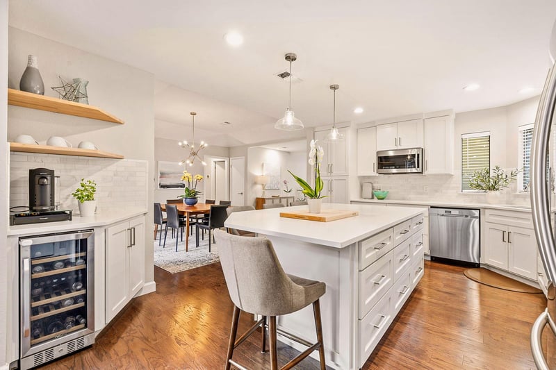 Virtual tour of 7413 Lakewood DR