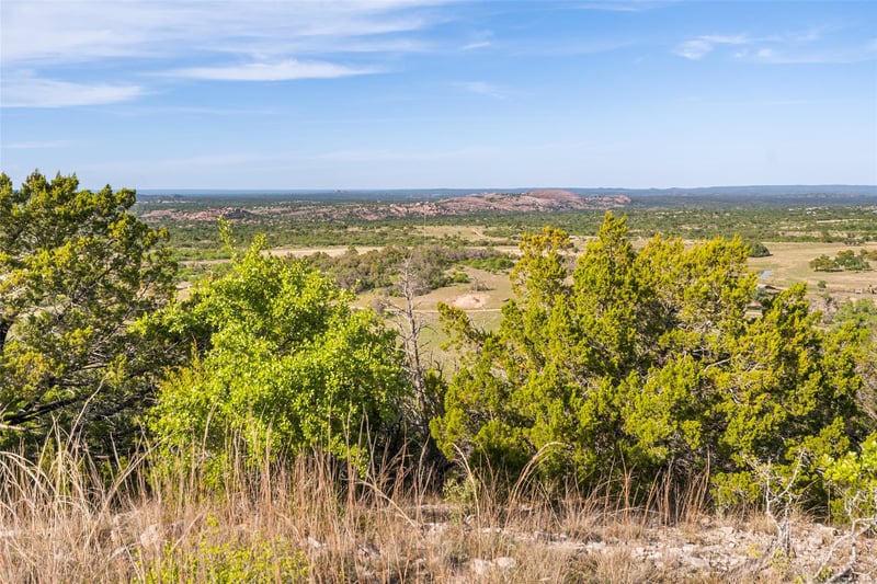 Virtual tour of 743 Welgehausen Rd