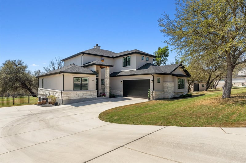 Virtual tour of 744 Buffalo Trl