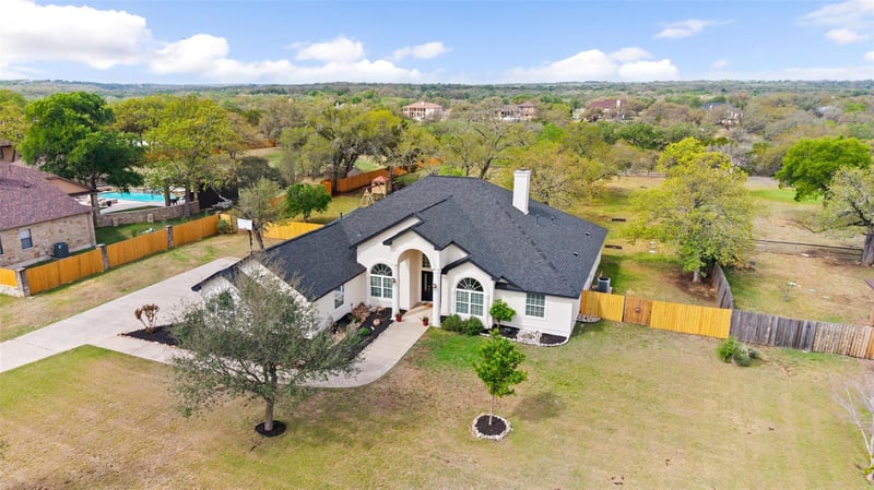 Virtual tour of 744 W Bartlett DR