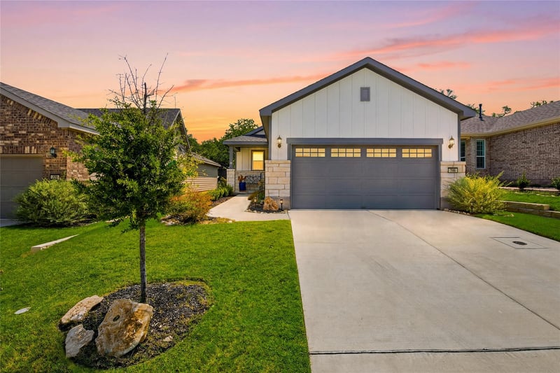 Virtual tour of 746 Livewater LN