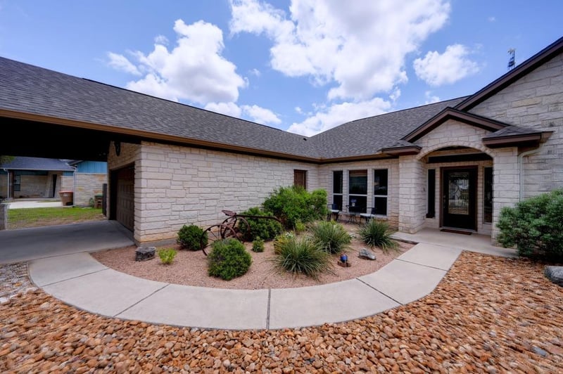 Virtual tour of 75 Sprucewood DR