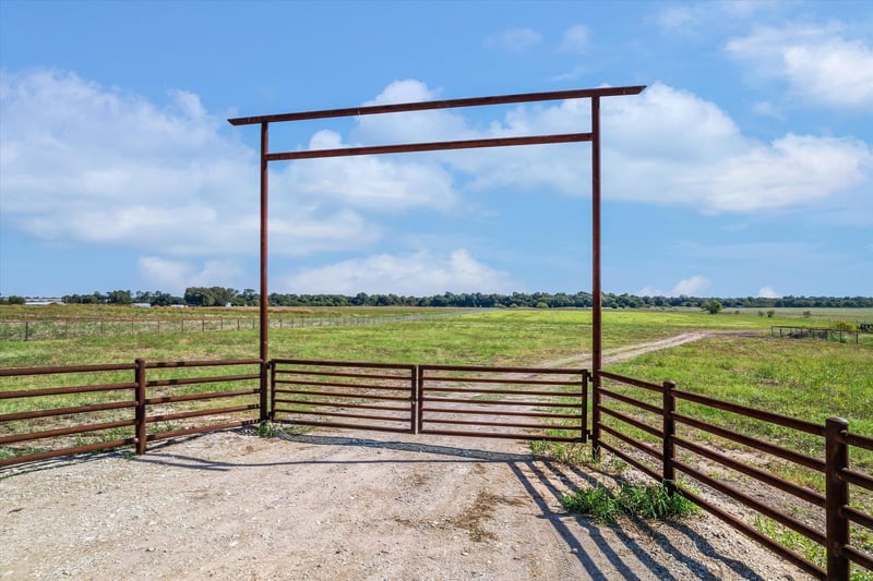 Virtual tour of 750 County Road 380