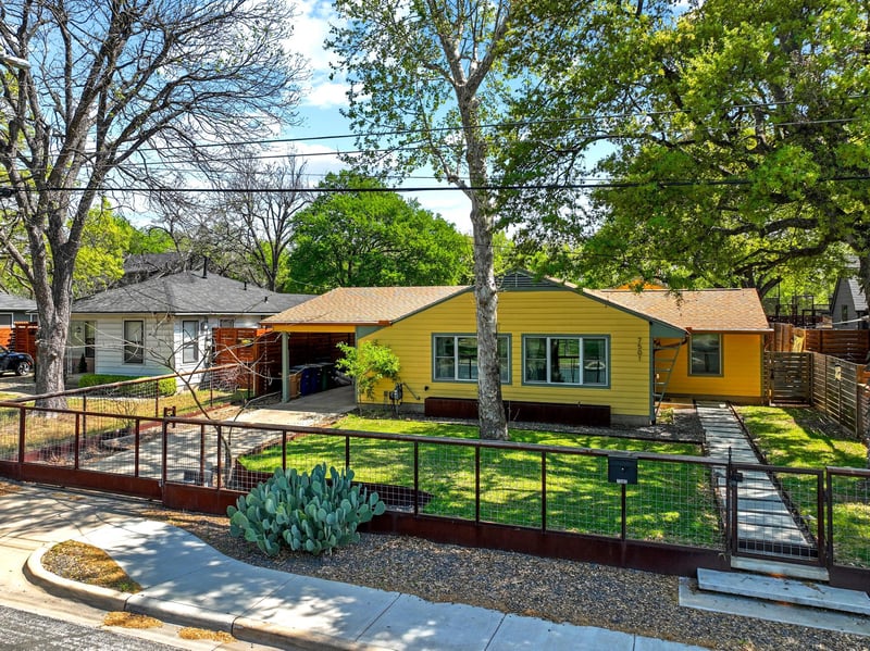 Virtual tour of 7501 Grover Ave