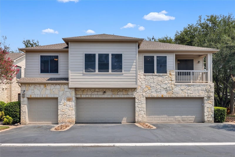 Virtual tour of 7501 Shadowridge Run Unit #105