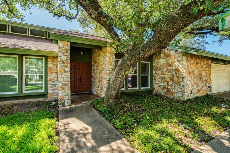Virtual tour of 7507 Valburn DR