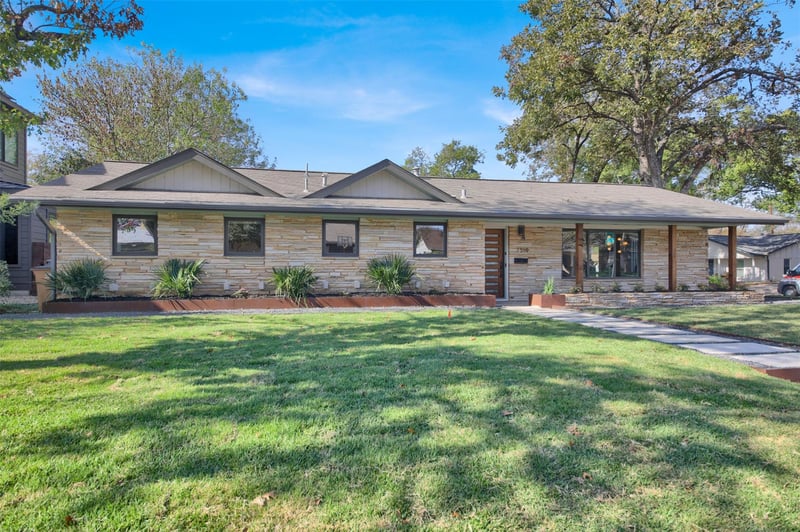 Virtual tour of 7510 Daugherty ST