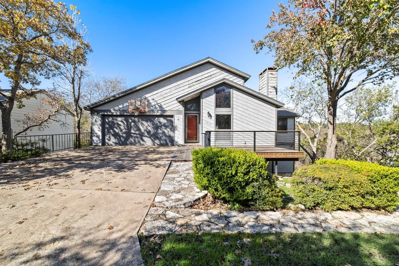 Virtual tour of 7512 Downridge DR