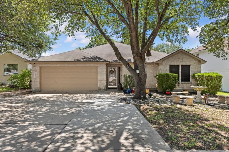 Virtual tour of 7513 Vol Walker DR