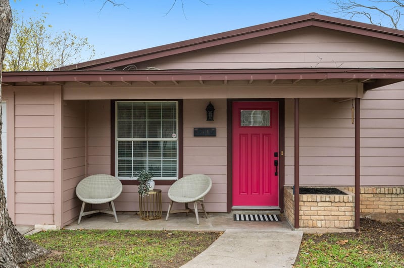 Virtual tour of 7517 Delafield LN