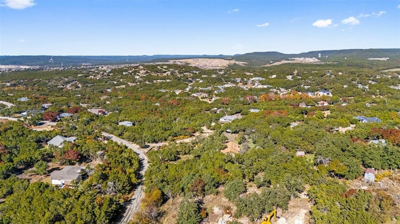 Virtual tour of 7601 White Oak DR
