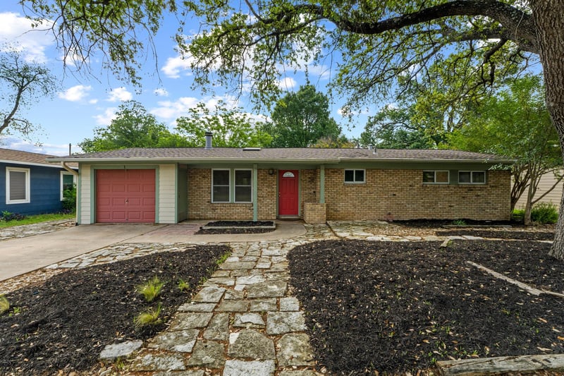 Virtual tour of 7605 Meadowview LN