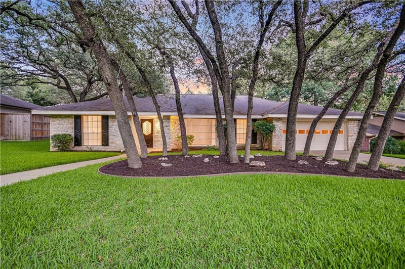 Virtual tour of 7605 Ridgestone DR