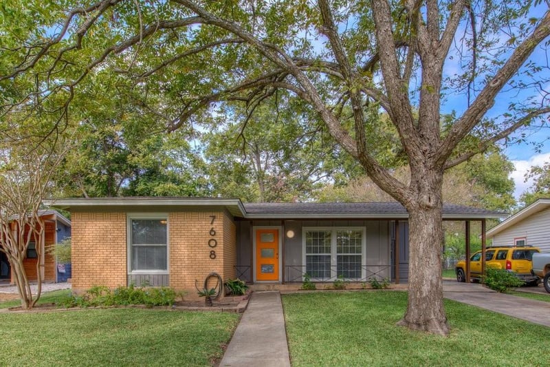 Virtual tour of 7608 Delafield LN