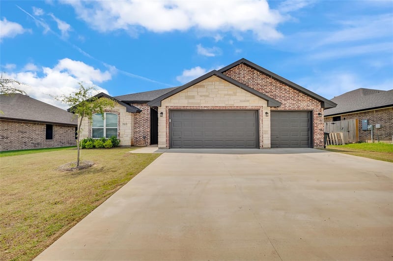Virtual tour of 7611 Iridium Dr