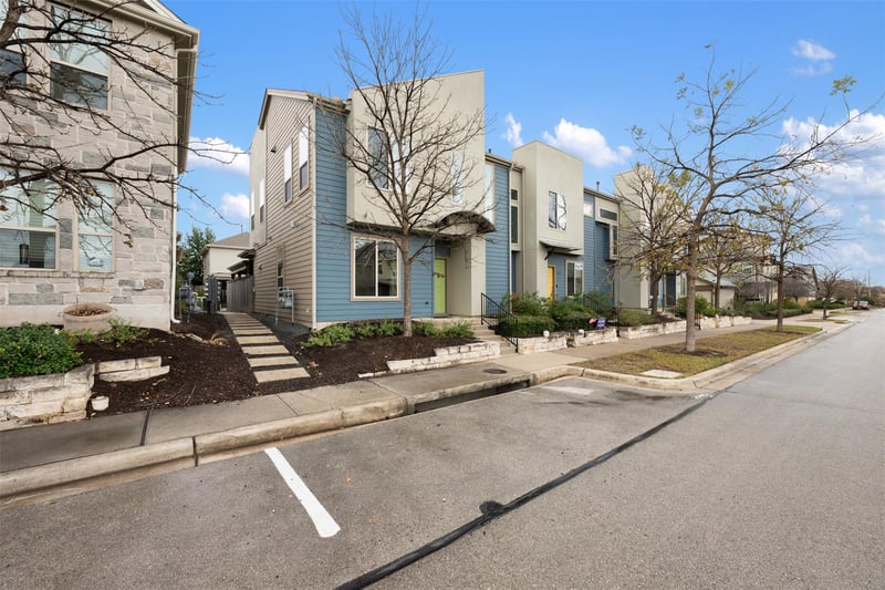 Virtual tour of 7615 Wolverine ST