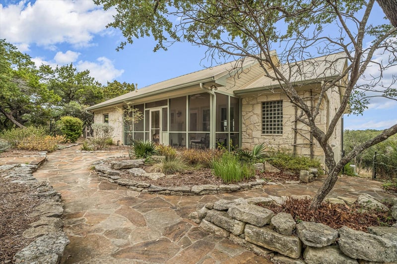 Virtual tour of 765 Skyline Ridge Lookout