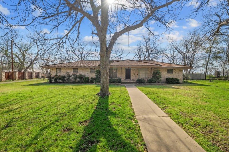 Virtual tour of 7705 Shelton Rd