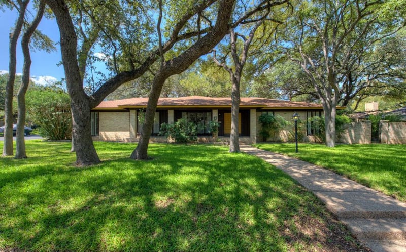 Virtual tour of 7800 Mesa Dr