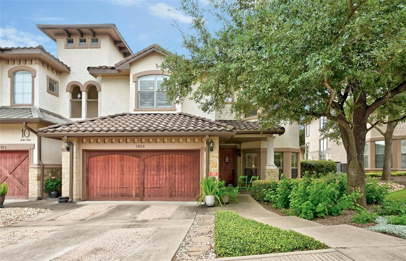 Virtual tour of 7800 Southwest PKWY Unit #1012