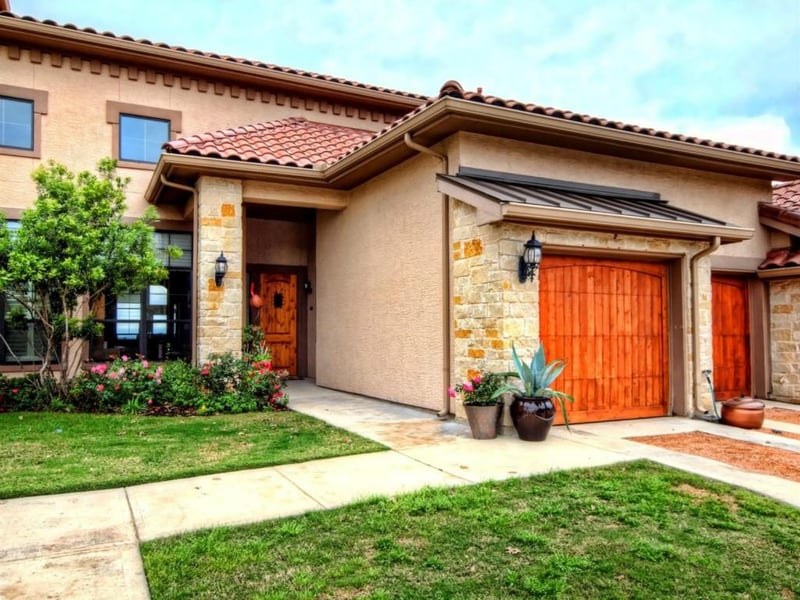 Virtual tour of 7800 Southwest PKWY Unit #1812