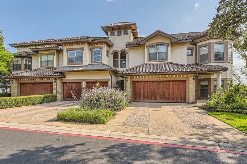 Virtual tour of 7800 Southwest PKWY Unit #511
