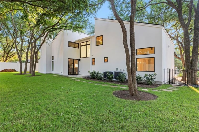 Virtual tour of 7801 Ridgestone Dr