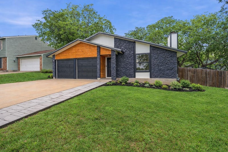 Virtual tour of 7803 Manassas Dr