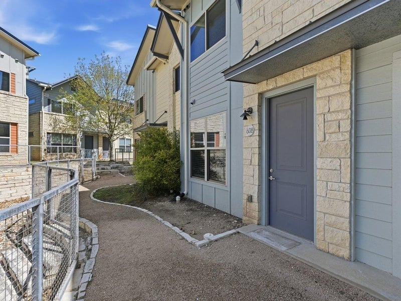 Virtual tour of 7805 Cooper LN Unit #608