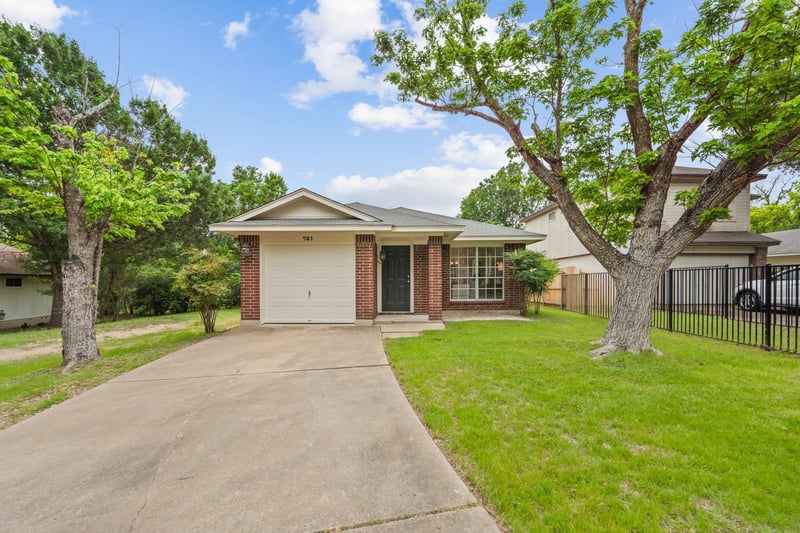 Virtual tour of 781 Latteridge DR