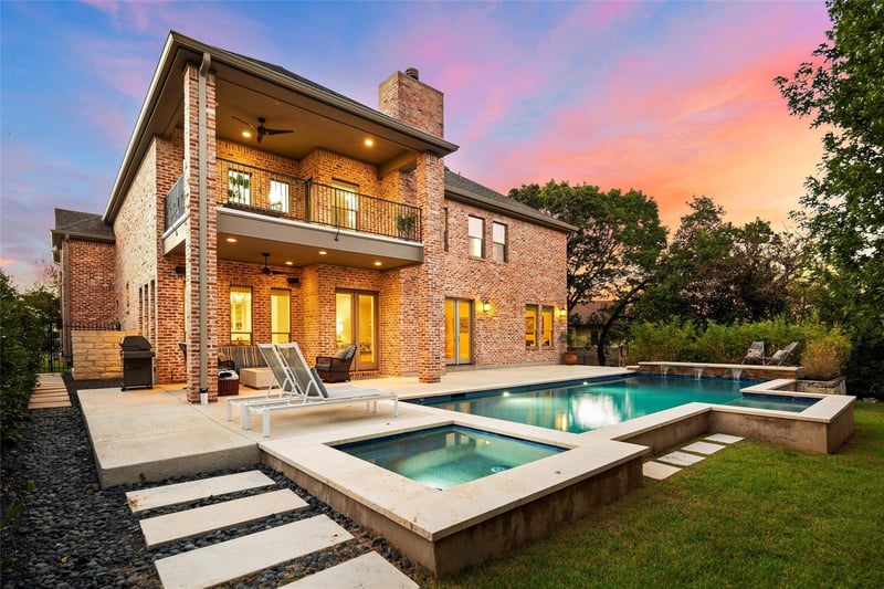 Virtual tour of 7813 West Rim DR